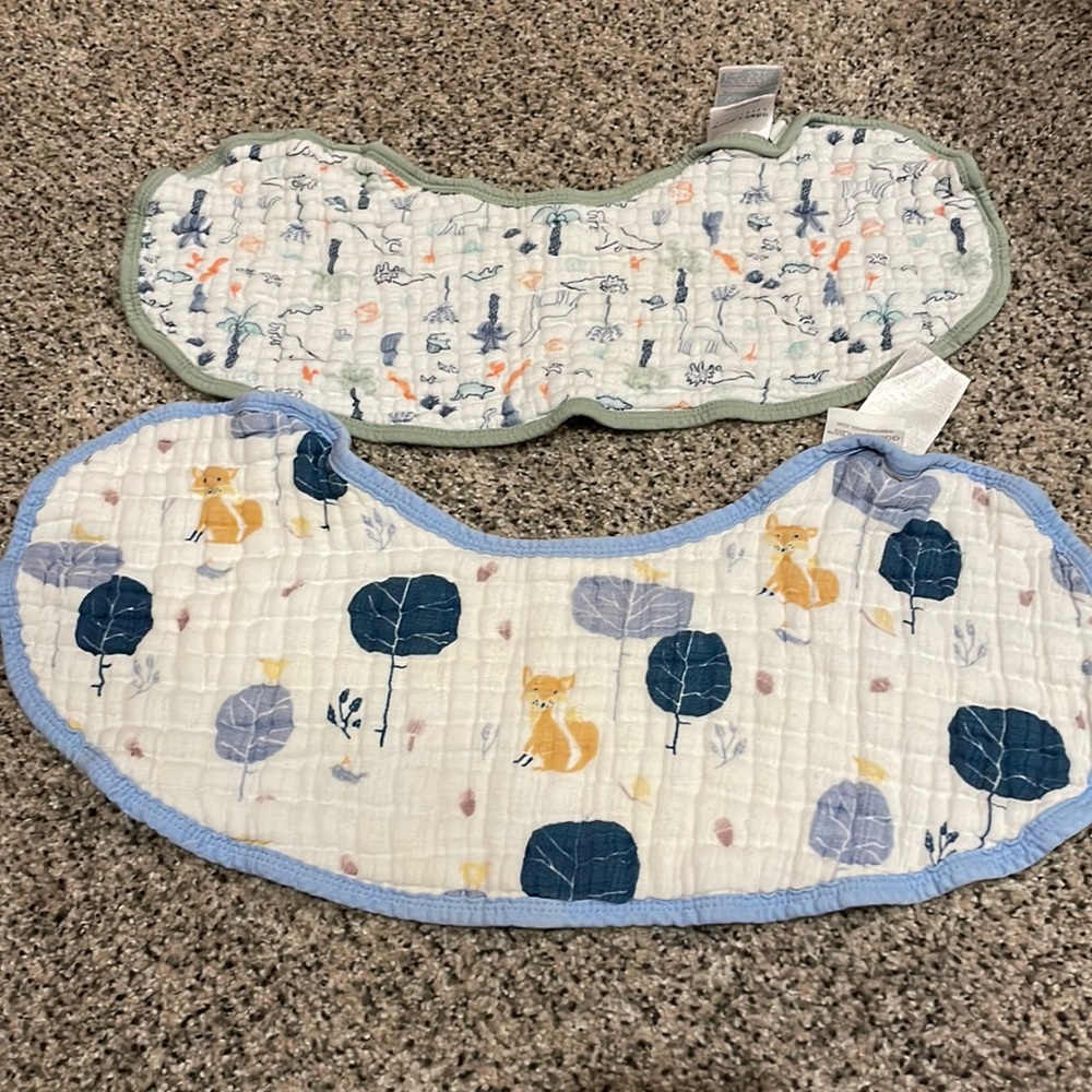 Burp cloth/ bib